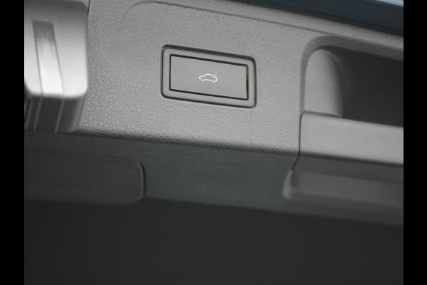 Volkswagen Passat Variant 1.4 TSI PHEV GTE Highline Plug In Hyrbid 218pk Dealer O.H PHEV | Panodak | Adaptive Cruise | Alcantara Sportstoelen Massage & Verwarmd | Apple Carplay | Camera | Virtual | Navigatie | Keyless | Blis | DAB |