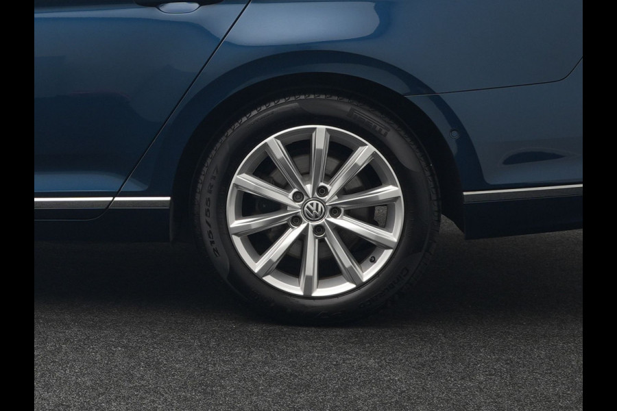 Volkswagen Passat Variant 1.4 TSI PHEV GTE Highline Plug In Hyrbid 218pk Dealer O.H PHEV | Panodak | Adaptive Cruise | Alcantara Sportstoelen Massage & Verwarmd | Apple Carplay | Camera | Virtual | Navigatie | Keyless | Blis | DAB |