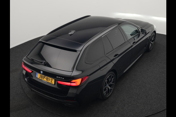 BMW 5 Serie Touring 530e M Sport Plug In Hybrid 293pk Dealer O.H PHEV | Sfeerverlichting | Lederen Sportstoelen Verwarmd | Apple Carplay | Cruise Control | Camera | Blis | Navigatie | DAB |