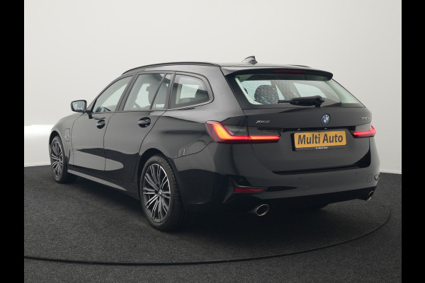 BMW 3 Serie Touring 330e xDrive M Sportline Plug In Hybrid 293pk Dealer O.H PHEV | Panodak | Head Up | Sportstoelen   | 18"L.M | Apple Carplay | Navigatie | DAB |