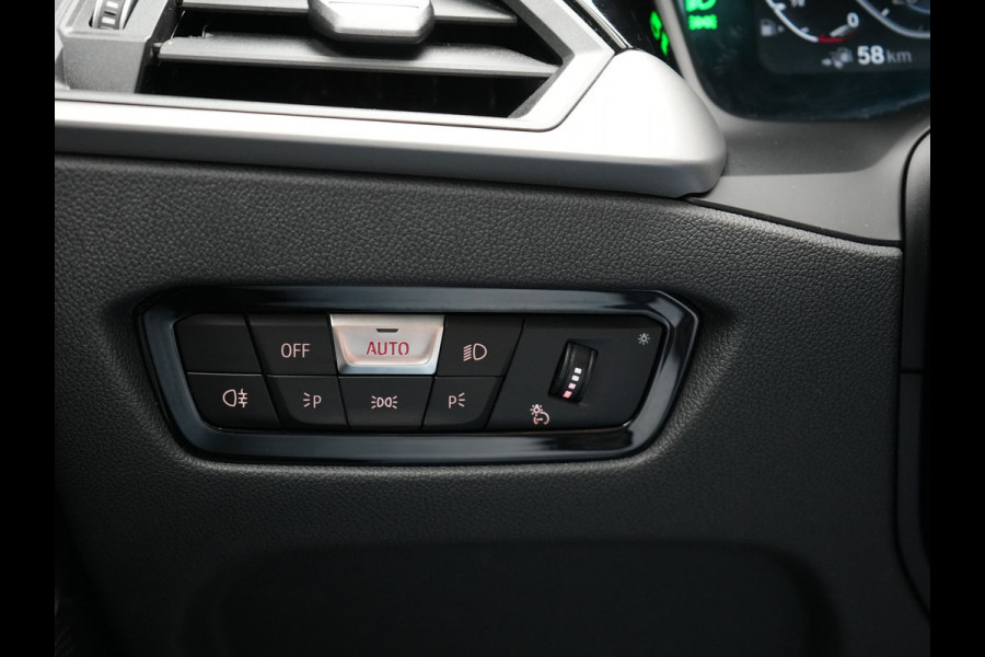 BMW 3 Serie Touring 330e xDrive M Sportline Plug In Hybrid 293pk Dealer O.H PHEV | Panodak | Head Up | Sportstoelen   | 18"L.M | Apple Carplay | Navigatie | DAB |