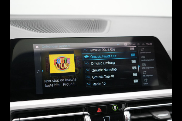 BMW 3 Serie Touring 330e xDrive M Sportline Plug In Hybrid 293pk Dealer O.H PHEV | Panodak | Head Up | Sportstoelen   | 18"L.M | Apple Carplay | Navigatie | DAB |