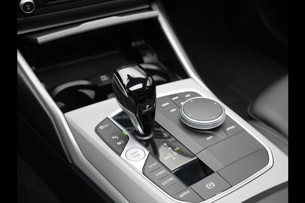 BMW 3 Serie Touring 330e xDrive M Sportline Plug In Hybrid 293pk Dealer O.H PHEV | Panodak | Head Up | Sportstoelen   | 18"L.M | Apple Carplay | Navigatie | DAB |