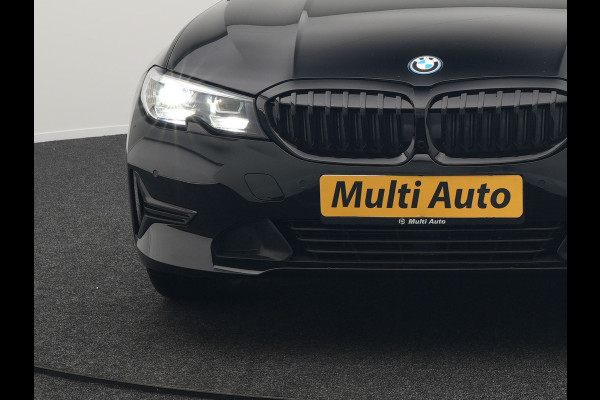 BMW 3 Serie Touring 330e xDrive M Sportline Plug In Hybrid 293pk Dealer O.H PHEV | Panodak | Head Up | Sportstoelen   | 18"L.M | Apple Carplay | Navigatie | DAB |