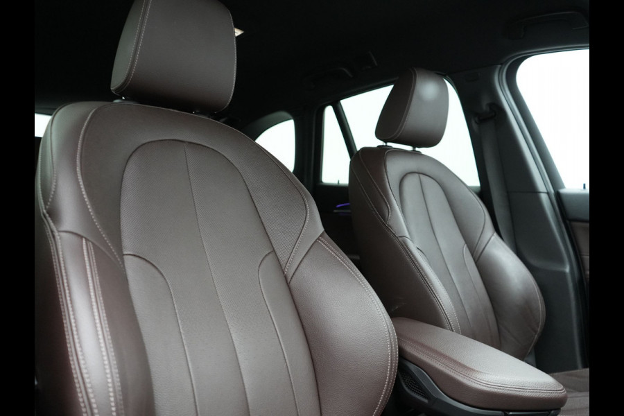 BMW X1 xDrive25e M Sport Plug In Hybrid 221pk PHEV | Trekhaak | Lederen Sportstoelen Verwarmd | Cruise Control | Camera | Sfeerverlichting | Navigatie | DAB |
