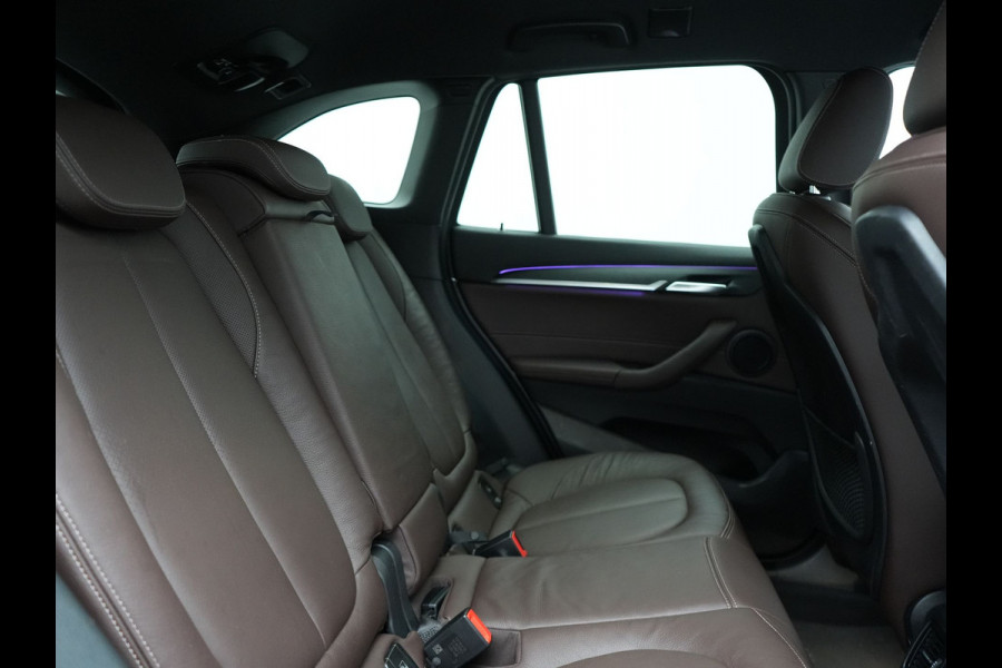 BMW X1 xDrive25e M Sport Plug In Hybrid 221pk PHEV | Trekhaak | Lederen Sportstoelen Verwarmd | Cruise Control | Camera | Sfeerverlichting | Navigatie | DAB |