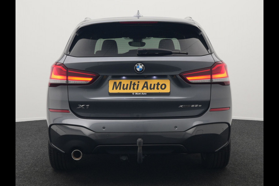 BMW X1 xDrive25e M Sport Plug In Hybrid 221pk PHEV | Trekhaak | Lederen Sportstoelen Verwarmd | Cruise Control | Camera | Sfeerverlichting | Navigatie | DAB |