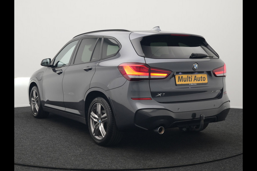 BMW X1 xDrive25e M Sport Plug In Hybrid 221pk PHEV | Trekhaak | Lederen Sportstoelen Verwarmd | Cruise Control | Camera | Sfeerverlichting | Navigatie | DAB |