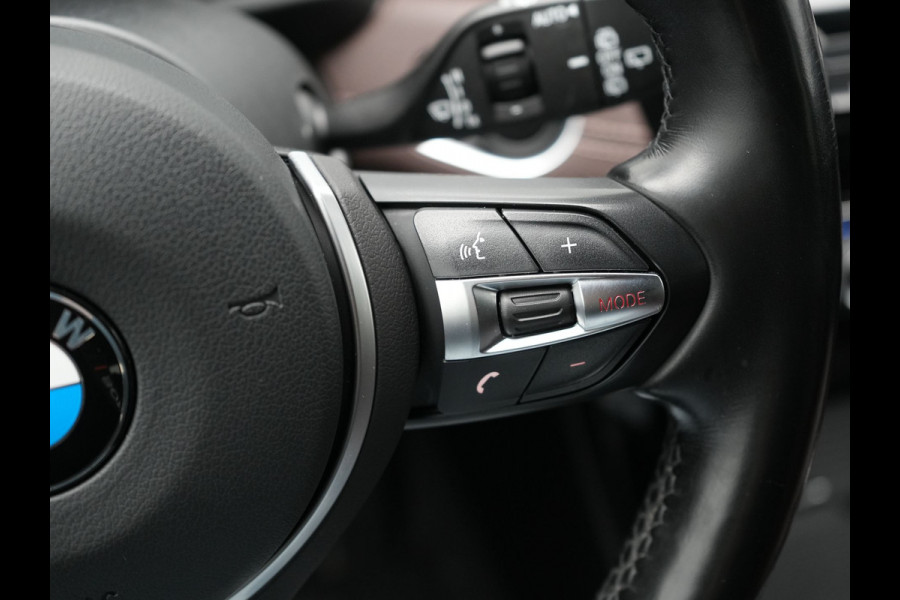 BMW X1 xDrive25e M Sport Plug In Hybrid 221pk PHEV | Trekhaak | Lederen Sportstoelen Verwarmd | Cruise Control | Camera | Sfeerverlichting | Navigatie | DAB |