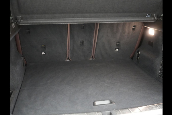 BMW X1 xDrive25e M Sport Plug In Hybrid 221pk PHEV | Trekhaak | Lederen Sportstoelen Verwarmd | Cruise Control | Camera | Sfeerverlichting | Navigatie | DAB |