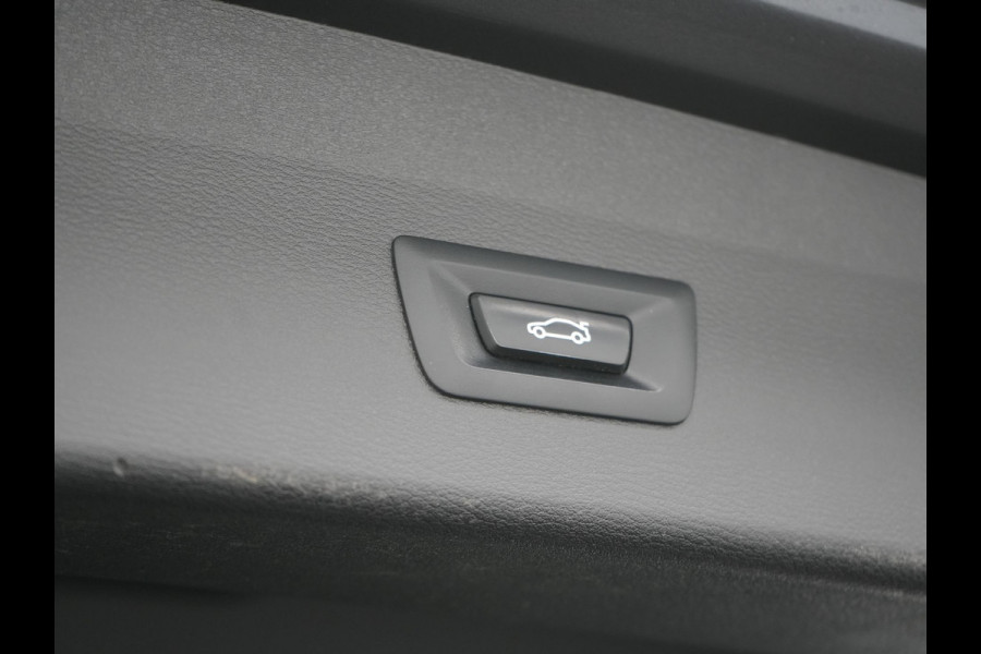 BMW X1 xDrive25e M Sport Plug In Hybrid 221pk PHEV | Trekhaak | Lederen Sportstoelen Verwarmd | Cruise Control | Camera | Sfeerverlichting | Navigatie | DAB |