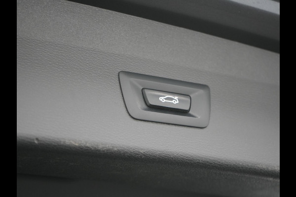 BMW X1 xDrive25e M Sport Plug In Hybrid 221pk PHEV | Trekhaak | Lederen Sportstoelen Verwarmd | Cruise Control | Camera | Sfeerverlichting | Navigatie | DAB |