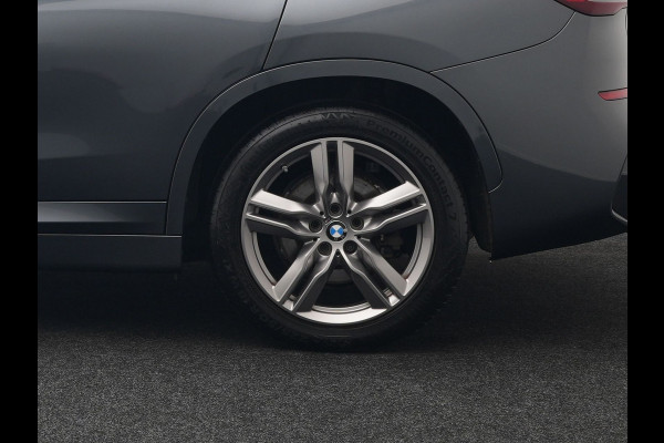 BMW X1 xDrive25e M Sport Plug In Hybrid 221pk PHEV | Trekhaak | Lederen Sportstoelen Verwarmd | Cruise Control | Camera | Sfeerverlichting | Navigatie | DAB |