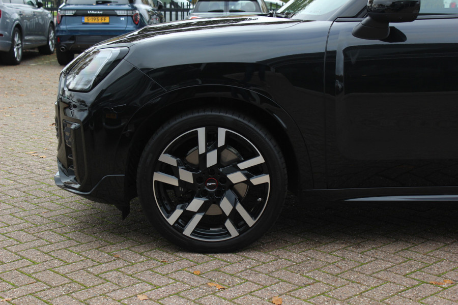 MINI Countryman 2.0 S ALL4 John Cooper Works XL / Trekhaak / Panoramadak / 360Camera / Head-up / Harman Kardon / 20'' / Leder / Memory seats / Sfeerverlichting / LED / CarPlay / Stuur+Stoelverwarming / Dodehoek / DAB / ACC