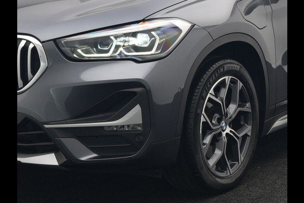 BMW X1 xDrive25e xLine Plug In Hybrid 222pk Dealer O.H PHEV | Panodak | Sfeerverlichting | Lederen Sportstoelen Verwarmd | Cruise Control | Camera | Navigatie | LED | DAB |