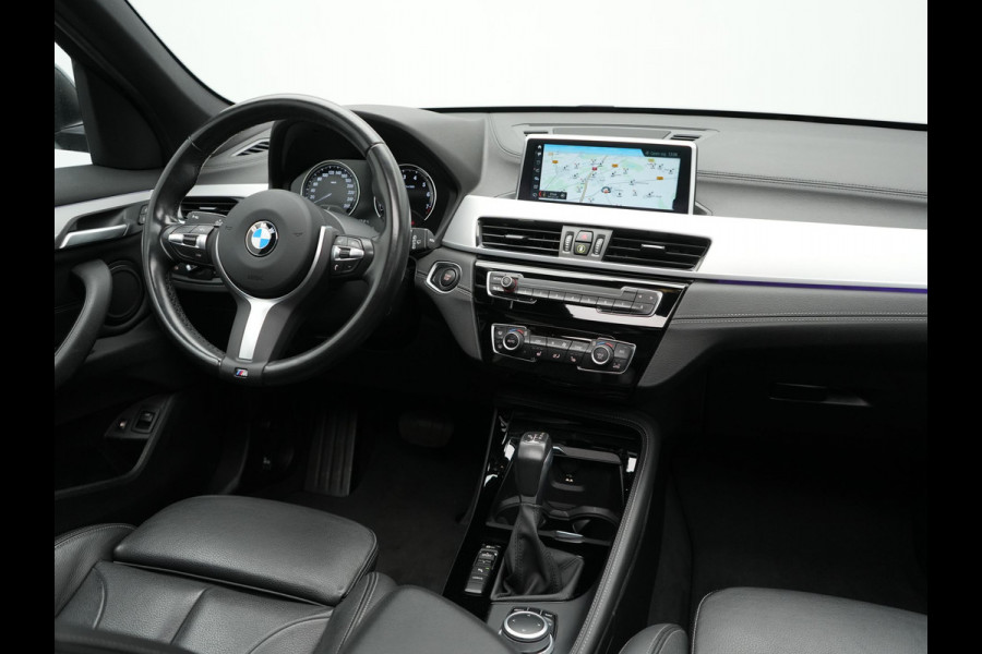 BMW X1 xDrive25e xLine Plug In Hybrid 222pk Dealer O.H PHEV | Panodak | Sfeerverlichting | Lederen Sportstoelen Verwarmd | Cruise Control | Camera | Navigatie | LED | DAB |