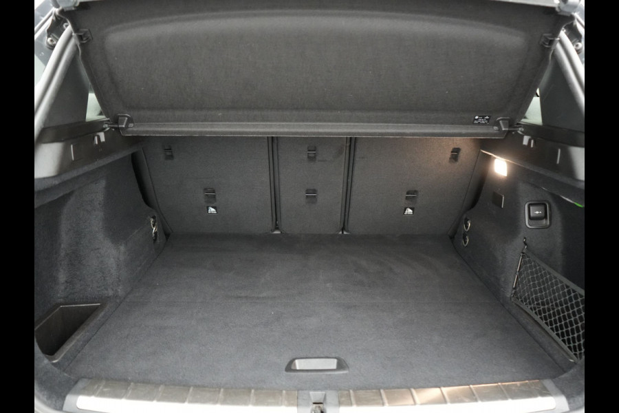 BMW X1 xDrive25e xLine Plug In Hybrid 222pk Dealer O.H PHEV | Panodak | Sfeerverlichting | Lederen Sportstoelen Verwarmd | Cruise Control | Camera | Navigatie | LED | DAB |