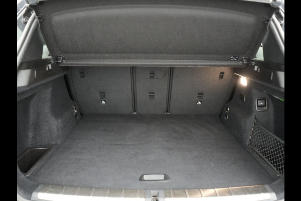 BMW X1 xDrive25e xLine Plug In Hybrid 222pk Dealer O.H PHEV | Panodak | Sfeerverlichting | Lederen Sportstoelen Verwarmd | Cruise Control | Camera | Navigatie | LED | DAB |