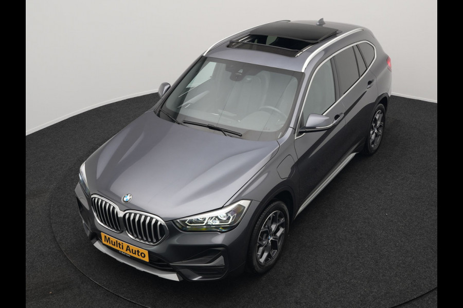 BMW X1 xDrive25e xLine Plug In Hybrid 222pk Dealer O.H PHEV | Panodak | Sfeerverlichting | Lederen Sportstoelen Verwarmd | Cruise Control | Camera | Navigatie | LED | DAB |