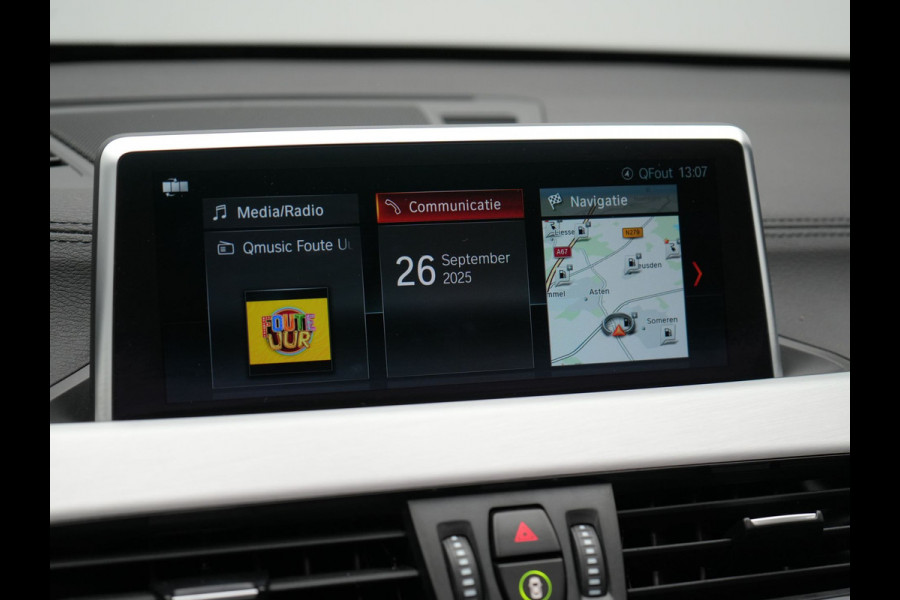 BMW X1 xDrive25e xLine Plug In Hybrid 222pk Dealer O.H PHEV | Panodak | Sfeerverlichting | Lederen Sportstoelen Verwarmd | Cruise Control | Camera | Navigatie | LED | DAB |