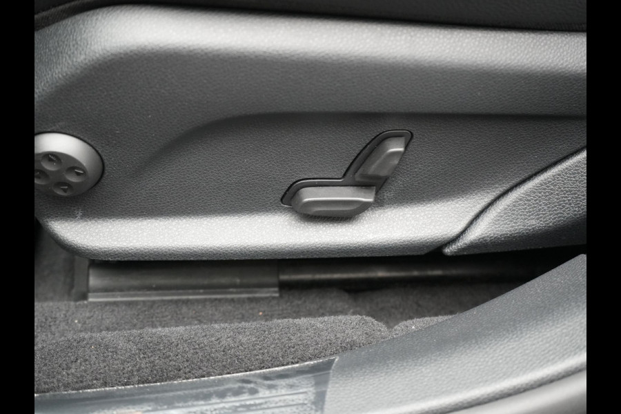 Mercedes-Benz E-Klasse Estate 300 e AMG Line Plug In Hybrid 320pk Dealer O.H PHEV | Alcantara Sportstoelen Verwarmd |  Widescreen Navi | Apple Carplay | BLIS | Sfeerverlichting | Camera |