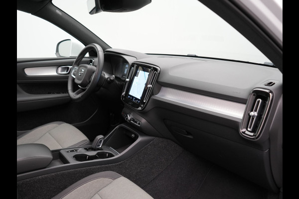 Volvo XC40 T4 Recharge Inscription Plug In Hybrid 211pk Dealer O.H PHEV | Panodak | Adaptive Cruise | Apple Carplay | Stoelen & Stuur Verwarmd | Camera | Navigatie | Keyless | Virtual |  DAB |