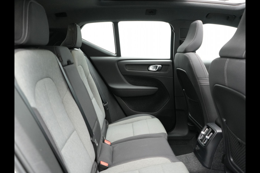 Volvo XC40 T4 Recharge Inscription Plug In Hybrid 211pk Dealer O.H PHEV | Panodak | Adaptive Cruise | Apple Carplay | Stoelen & Stuur Verwarmd | Camera | Navigatie | Keyless | Virtual |  DAB |