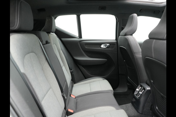 Volvo XC40 T4 Recharge Inscription Plug In Hybrid 211pk Dealer O.H PHEV | Panodak | Adaptive Cruise | Apple Carplay | Stoelen & Stuur Verwarmd | Camera | Navigatie | Keyless | Virtual |  DAB |