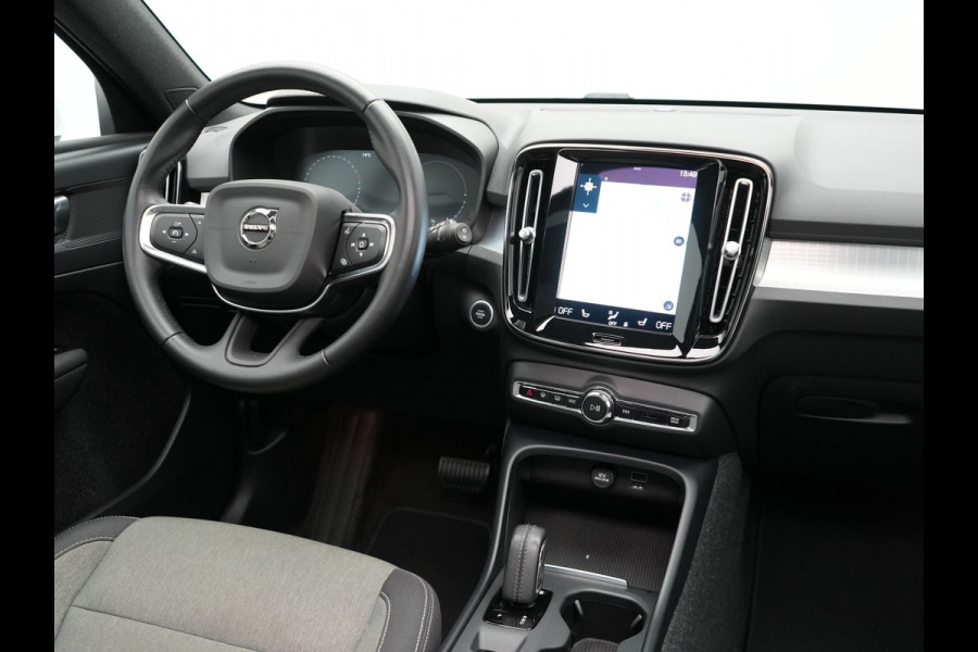 Volvo XC40 T4 Recharge Inscription Plug In Hybrid 211pk Dealer O.H PHEV | Panodak | Adaptive Cruise | Apple Carplay | Stoelen & Stuur Verwarmd | Camera | Navigatie | Keyless | Virtual |  DAB |