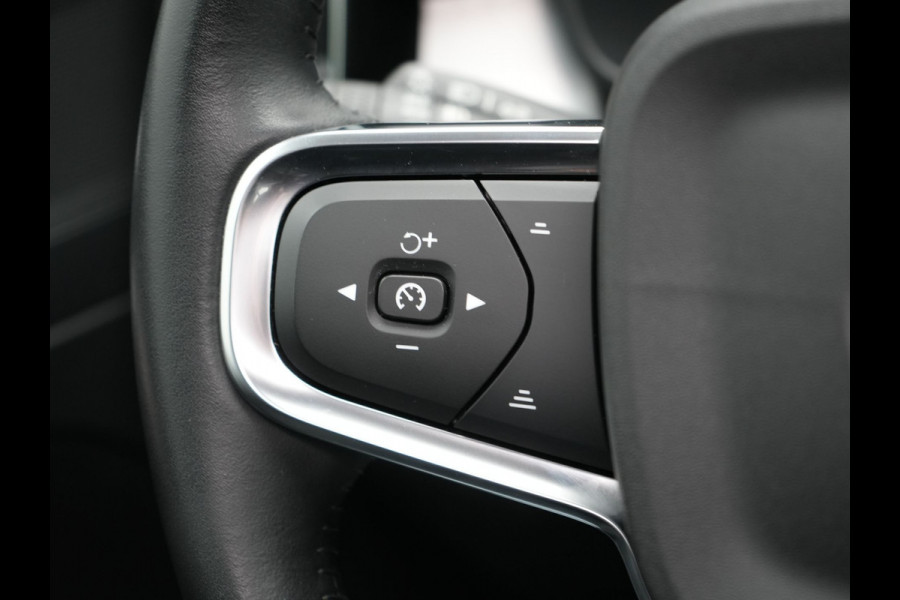 Volvo XC40 T4 Recharge Inscription Plug In Hybrid 211pk Dealer O.H PHEV | Panodak | Adaptive Cruise | Apple Carplay | Stoelen & Stuur Verwarmd | Camera | Navigatie | Keyless | Virtual |  DAB |