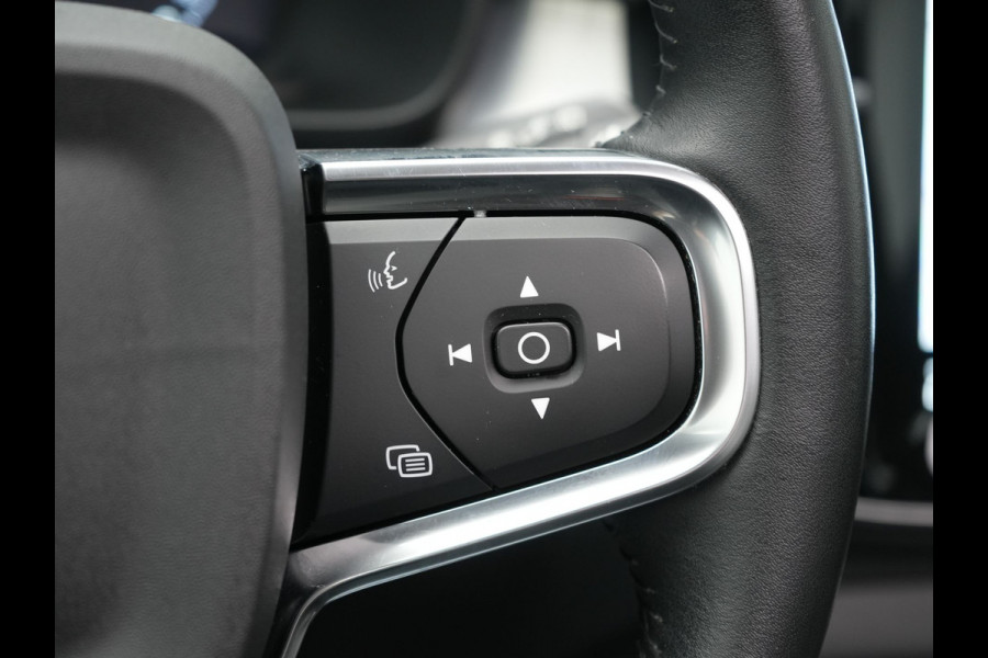 Volvo XC40 T4 Recharge Inscription Plug In Hybrid 211pk Dealer O.H PHEV | Panodak | Adaptive Cruise | Apple Carplay | Stoelen & Stuur Verwarmd | Camera | Navigatie | Keyless | Virtual |  DAB |