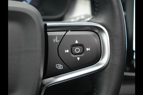 Volvo XC40 T4 Recharge Inscription Plug In Hybrid 211pk Dealer O.H PHEV | Panodak | Adaptive Cruise | Apple Carplay | Stoelen & Stuur Verwarmd | Camera | Navigatie | Keyless | Virtual |  DAB |