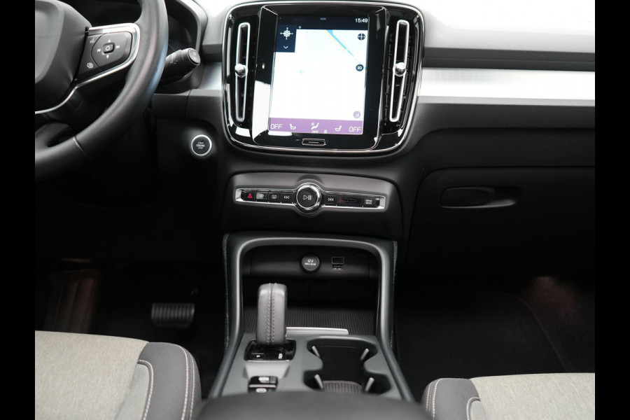 Volvo XC40 T4 Recharge Inscription Plug In Hybrid 211pk Dealer O.H PHEV | Panodak | Adaptive Cruise | Apple Carplay | Stoelen & Stuur Verwarmd | Camera | Navigatie | Keyless | Virtual |  DAB |
