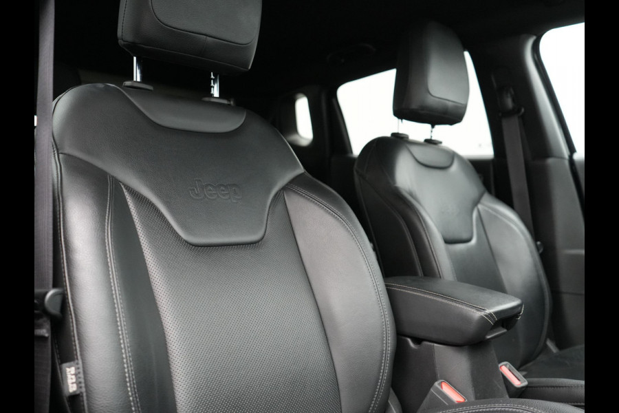 Jeep Compass 4xe 240 Electric S Plug In Hybrid 240pk Dealer O.H PHEV | Lederen Sportstoelen Memory & Verwarmd | Camera | Navigatie | Blis | Keyless | Stuur Verwarmd | Cruise Control | DAB |