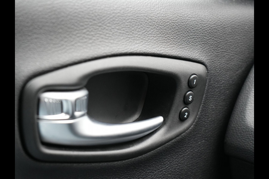 Jeep Compass 4xe 240 Electric S Plug In Hybrid 240pk Dealer O.H PHEV | Lederen Sportstoelen Memory & Verwarmd | Camera | Navigatie | Blis | Keyless | Stuur Verwarmd | Cruise Control | DAB |