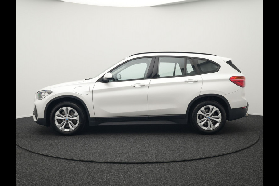 BMW X1 xDrive25e eDrive Edition Plug In Hybrid 220pk Dealer O.H PHEV | Adaptive Cruise | Head Up | Harman Kardon Sound | Stoelverwarming | Camera | Navigatie | DAB |