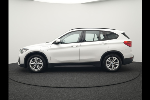BMW X1 xDrive25e eDrive Edition Plug In Hybrid 220pk Dealer O.H PHEV | Adaptive Cruise | Head Up | Harman Kardon Sound | Stoelverwarming | Camera | Navigatie | DAB |
