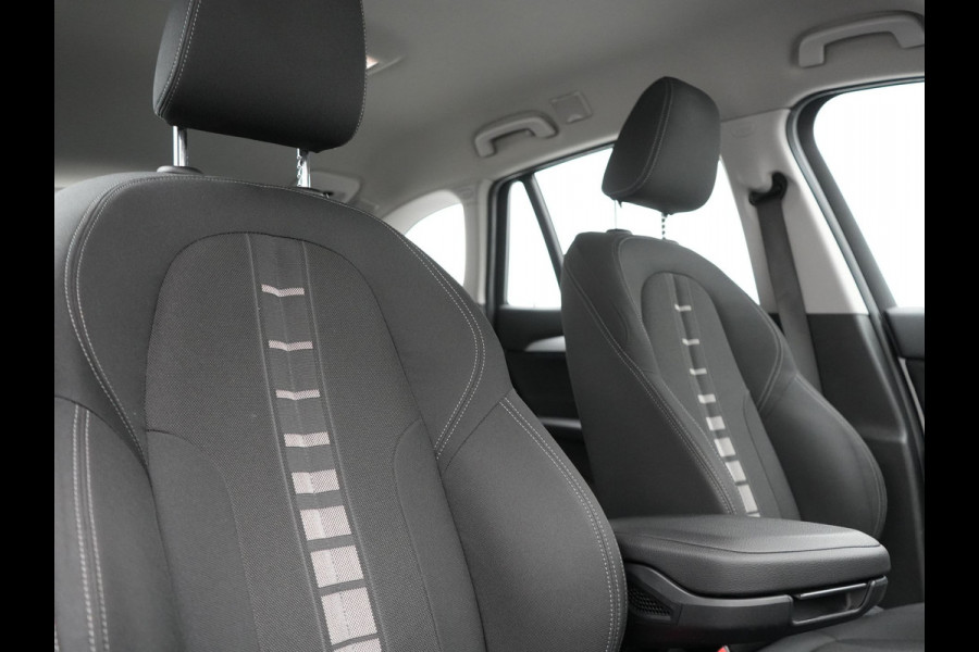 BMW X1 xDrive25e eDrive Edition Plug In Hybrid 220pk Dealer O.H PHEV | Adaptive Cruise | Head Up | Harman Kardon Sound | Stoelverwarming | Camera | Navigatie | DAB |