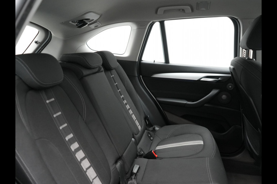 BMW X1 xDrive25e eDrive Edition Plug In Hybrid 220pk Dealer O.H PHEV | Adaptive Cruise | Head Up | Harman Kardon Sound | Stoelverwarming | Camera | Navigatie | DAB |