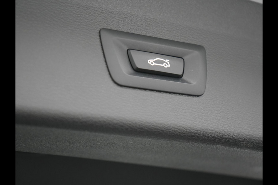 BMW X1 xDrive25e eDrive Edition Plug In Hybrid 220pk Dealer O.H PHEV | Adaptive Cruise | Head Up | Harman Kardon Sound | Stoelverwarming | Camera | Navigatie | DAB |