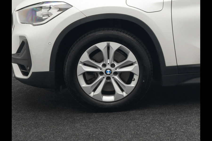 BMW X1 xDrive25e eDrive Edition Plug In Hybrid 220pk Dealer O.H PHEV | Adaptive Cruise | Head Up | Harman Kardon Sound | Stoelverwarming | Camera | Navigatie | DAB |