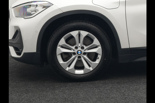 BMW X1 xDrive25e eDrive Edition Plug In Hybrid 220pk Dealer O.H PHEV | Adaptive Cruise | Head Up | Harman Kardon Sound | Stoelverwarming | Camera | Navigatie | DAB |