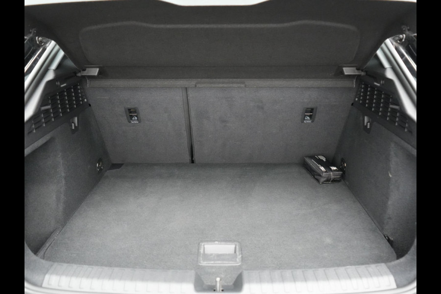 Audi A3 Sportback 30 TFSI Pro Line 111pk Dealer O.H | Cruise Control | Apple Carplay | Voorstoelen Verwarmd | Navigatie | Virtual | DAB |