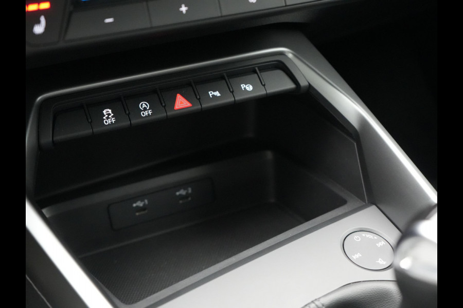 Audi A3 Sportback 30 TFSI Pro Line 111pk Dealer O.H | Cruise Control | Apple Carplay | Voorstoelen Verwarmd | Navigatie | Virtual | DAB |