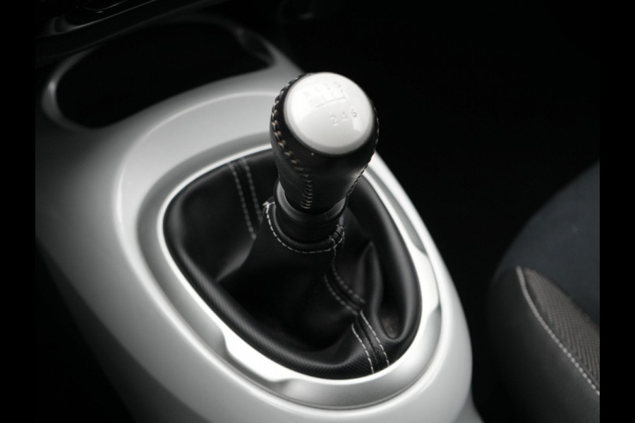 Nissan Juke 1.2 DIG-T S/S N-Vision 116pk Dealer O.H | Trekhaak Afneembaar | Alcantara Sportstoelen | 360 Camera | Lane Assist | Cruise Control | Keyless | Navigatie | Bluetooth | Climate Control | DAB |