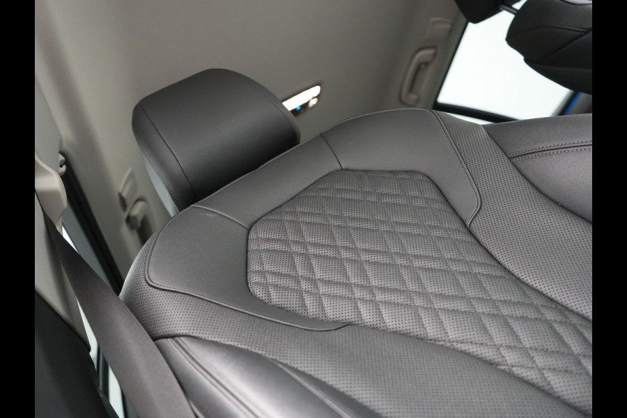 BMW 5 Serie Touring 530e High Executive Plug In Hybrid 292pk Dealer O.H PHEV | Trekhaak Af Fabriek | Head Up | Lederen Sportstoelen Memory & Verwarmd | Apple Carplay | Stuur Verwarmd | Sfeerverlichting | Cruise Control | Camera | Navigatie | Blis | DAB |