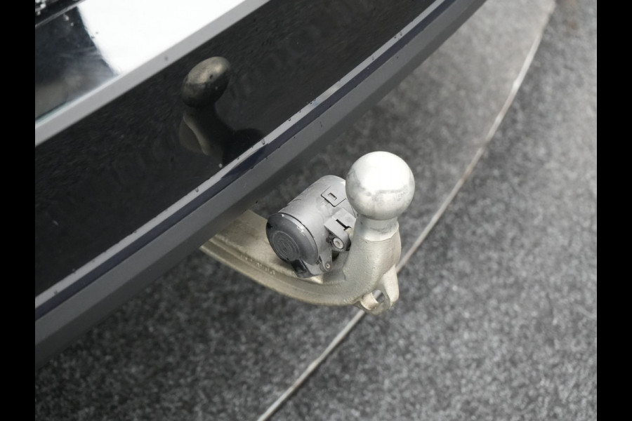 BMW 5 Serie Touring 530e High Executive Plug In Hybrid 292pk Dealer O.H PHEV | Trekhaak Af Fabriek | Head Up | Lederen Sportstoelen Memory & Verwarmd | Apple Carplay | Stuur Verwarmd | Sfeerverlichting | Cruise Control | Camera | Navigatie | Blis | DAB |