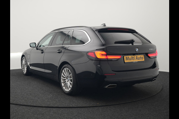 BMW 5 Serie Touring 530e High Executive Plug In Hybrid 292pk Dealer O.H PHEV | Trekhaak Af Fabriek | Head Up | Lederen Sportstoelen Memory & Verwarmd | Apple Carplay | Stuur Verwarmd | Sfeerverlichting | Cruise Control | Camera | Navigatie | Blis | DAB |
