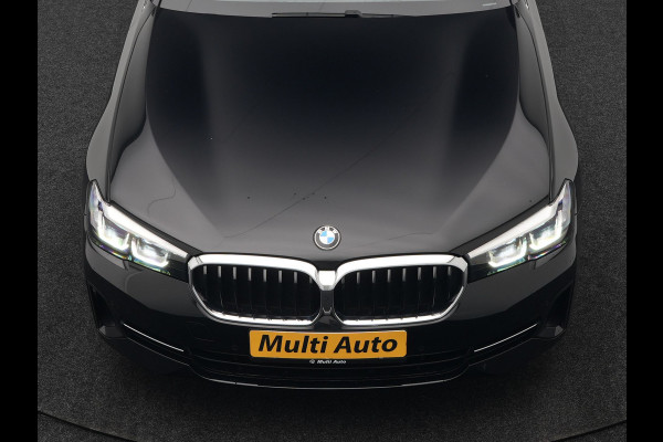 BMW 5 Serie Touring 530e High Executive Plug In Hybrid 292pk Dealer O.H PHEV | Trekhaak Af Fabriek | Head Up | Lederen Sportstoelen Memory & Verwarmd | Apple Carplay | Stuur Verwarmd | Sfeerverlichting | Cruise Control | Camera | Navigatie | Blis | DAB |