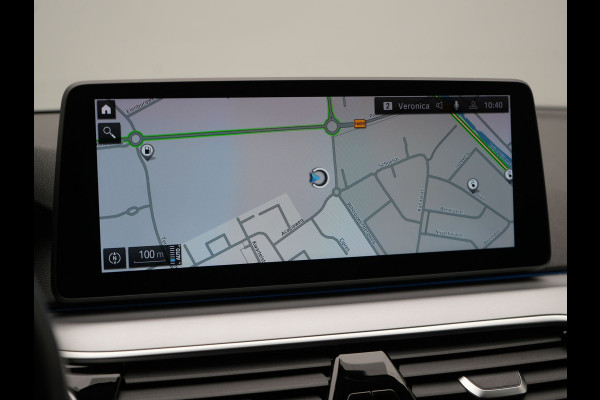 BMW 5 Serie Touring 530e High Executive Plug In Hybrid 292pk Dealer O.H PHEV | Trekhaak Af Fabriek | Head Up | Lederen Sportstoelen Memory & Verwarmd | Apple Carplay | Stuur Verwarmd | Sfeerverlichting | Cruise Control | Camera | Navigatie | Blis | DAB |